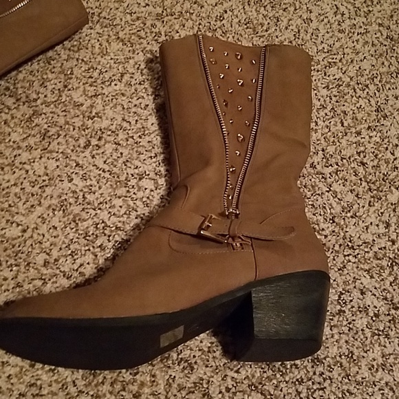 Size 10 boot - Picture 2 of 2